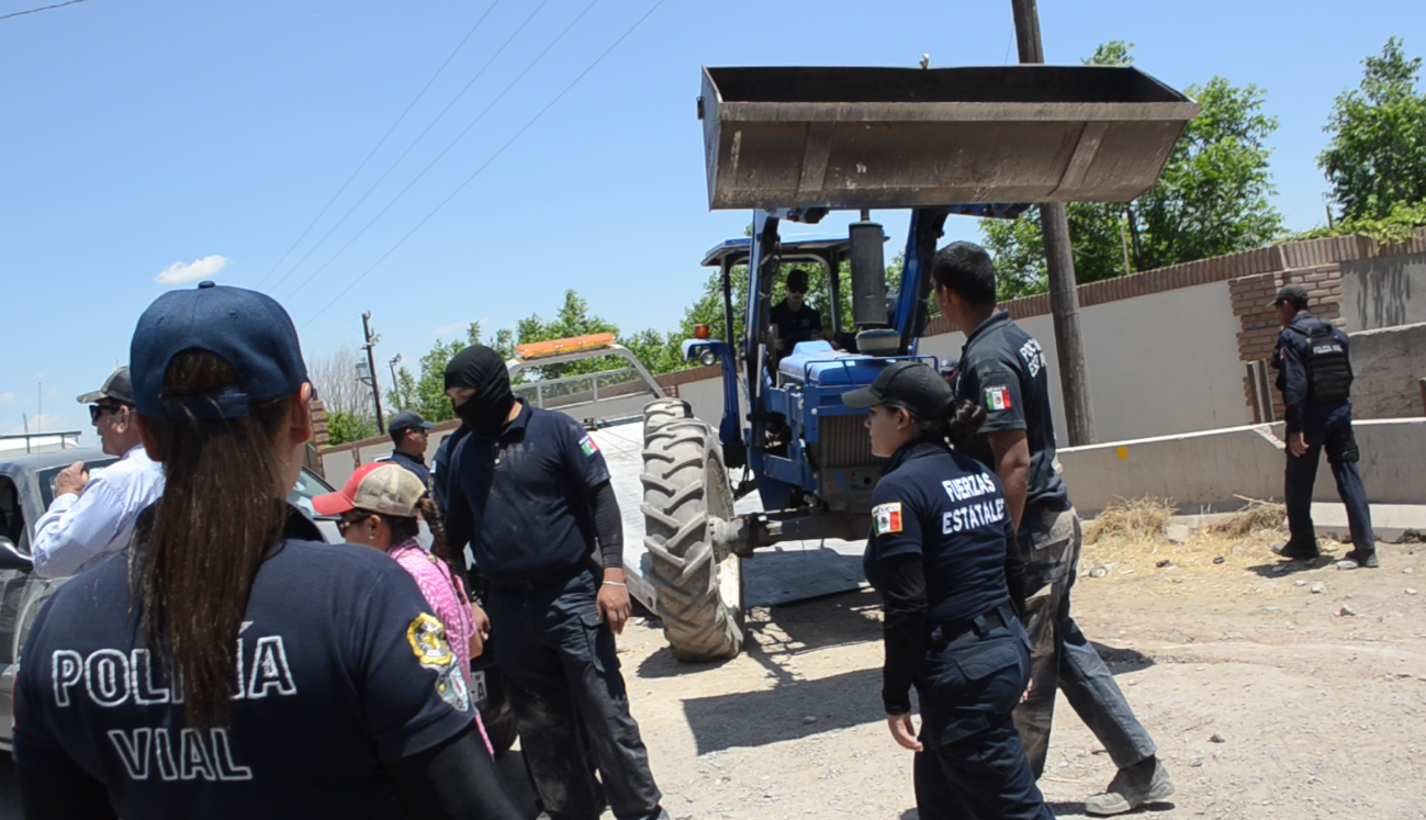 Debe gobierno estatal 422 mil pesos por retención ilegal de tractor en brecha Sacramento