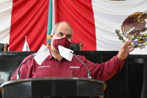 Exige Benjamín Carrera cumplir con prestaciones y atención al personal médico en Juárez