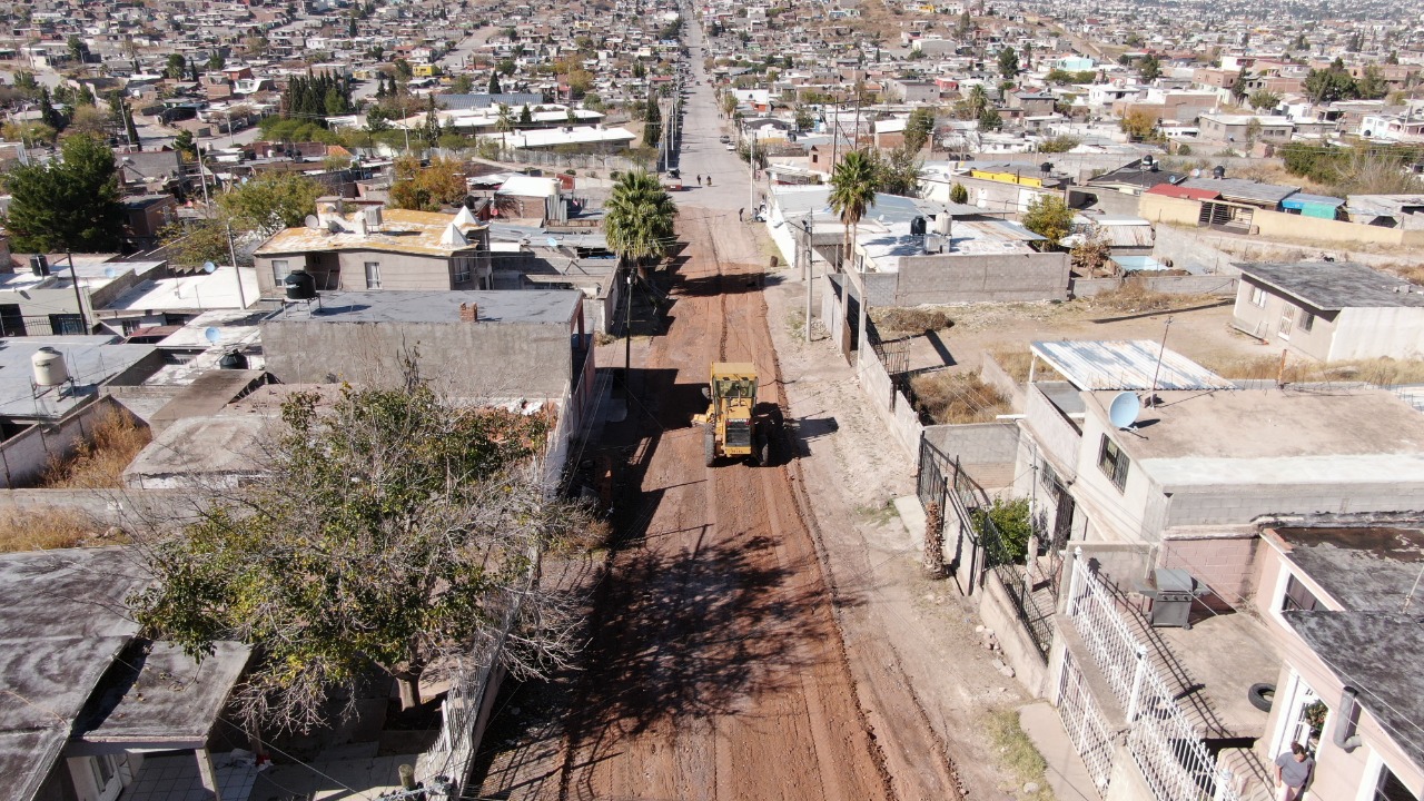 Atiende Ayuntamiento de Chihuahua en los primeros 100 días más de 200 calles de terracería