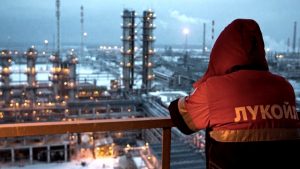 Advierte Putin que limitar la compra de petróleo ruso aumentará precios en el mundo