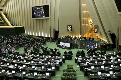 Califica Parlamento de Irán a ejército de Estados Unidos como grupos terroristas