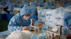 Envía China un millón de cubrebocas a Francia por contingencia del Coronavirus