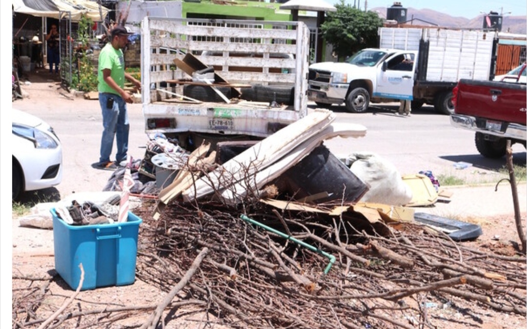 Sacan casi 3 toneladas de basura de una vivienda en Sahuaros