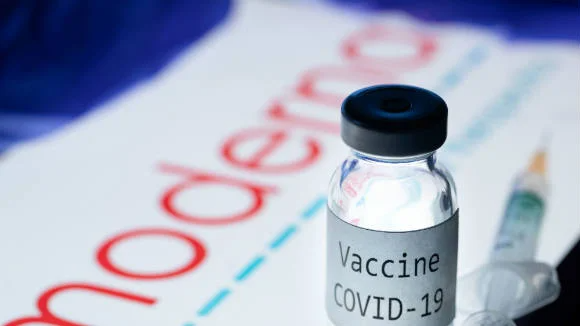 Pedirá “Moderna” aprobación para vender vacuna contra COVID19 en Europa y Estados Unidos