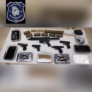 Asegura FGE vehículo con armas y droga en Ciudad Juárez