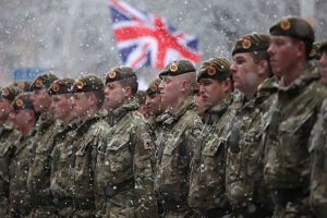 Envía Reino Unido sus tropas a Estonia, sube escalda de tensión en Ucrania