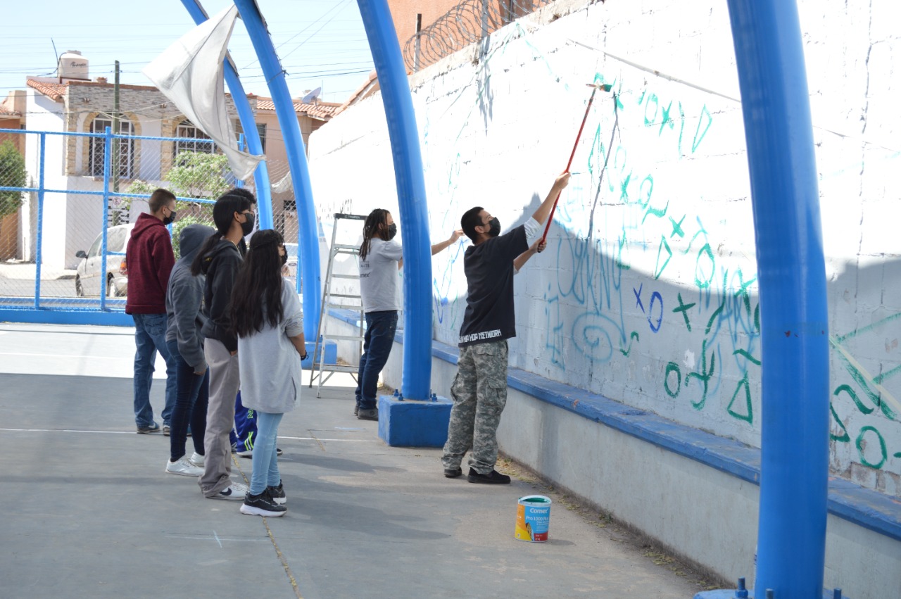 Comienzan trazado de Mural Comunitario en Chihuahua 2000