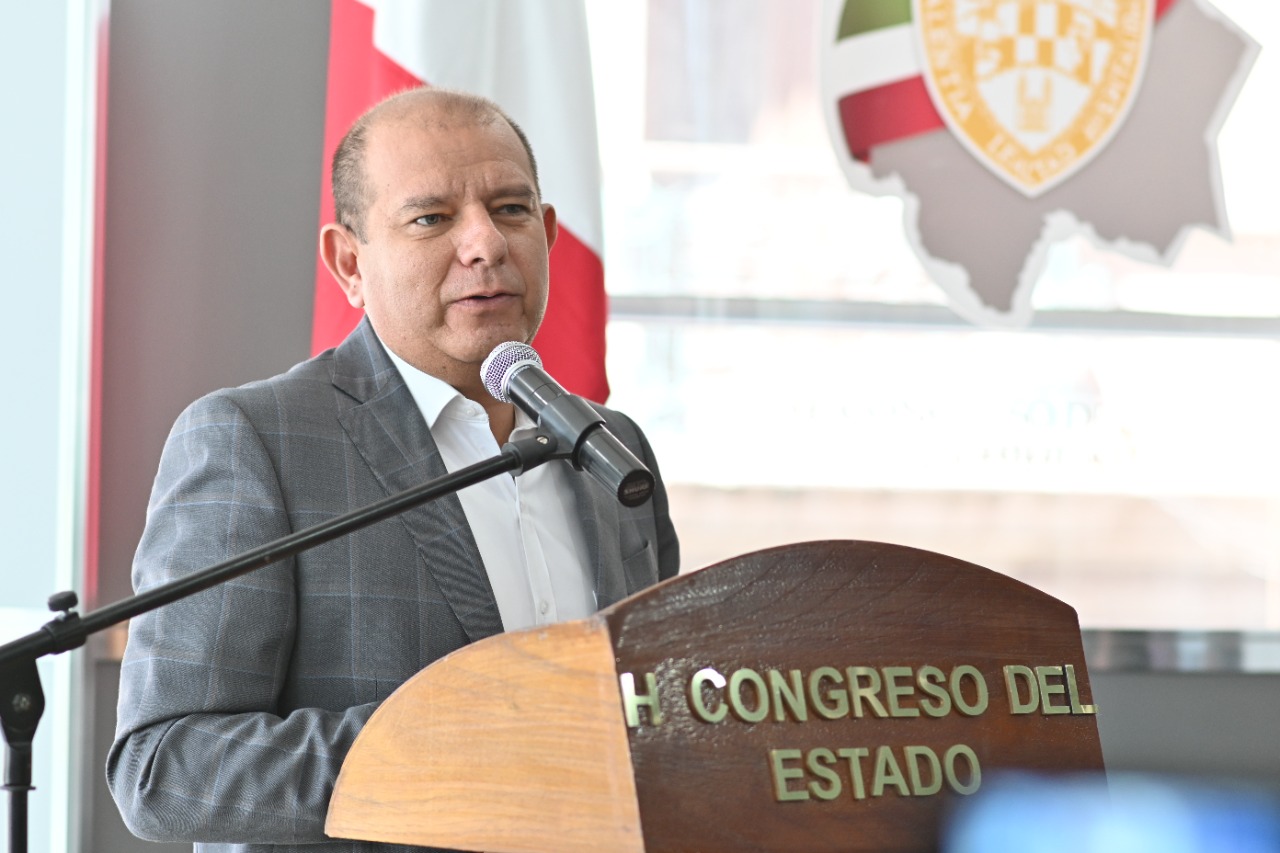 Debe revisarse reelección de magistrado Villegas ante impedimento constitucional: Cuauhtémoc Estrada