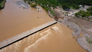 Avanza reparación de puente en el municipio de Rosales