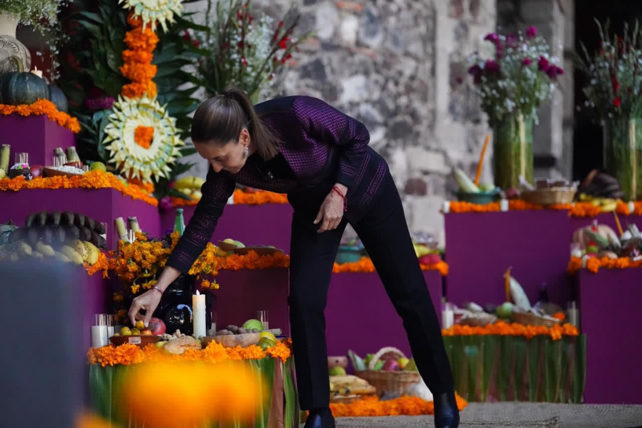 Este año dedicamos ofrenda de Día de Muertos a las mujeres indígenas, “las ancestras”: Claudia Sheinbaum