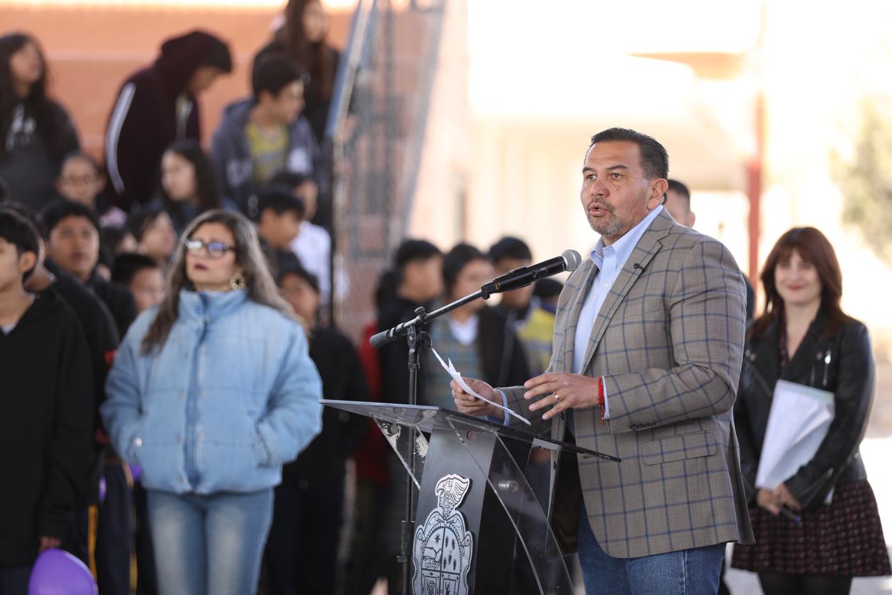 Destaca Cruz Pérez Cuéllar inversión municipal en las escuelas públicas