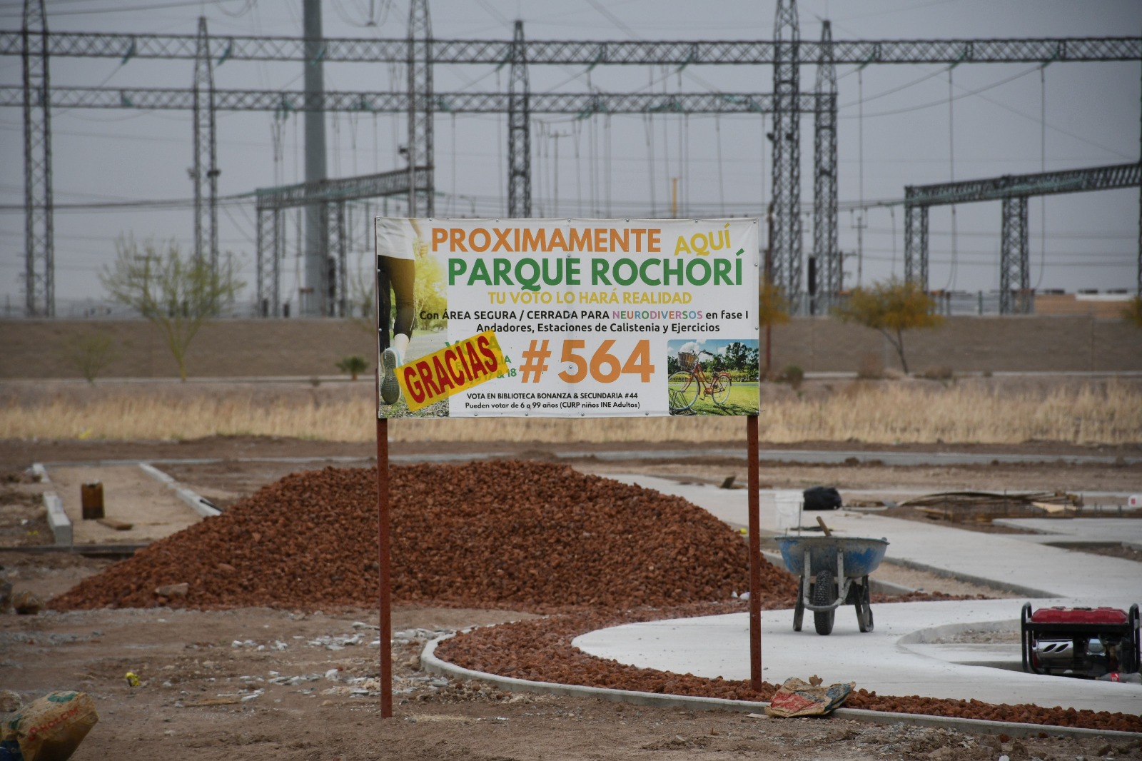 Trabaja Obras Públicas en la construcción del parque sensorial en el fraccionamiento La Sarzana