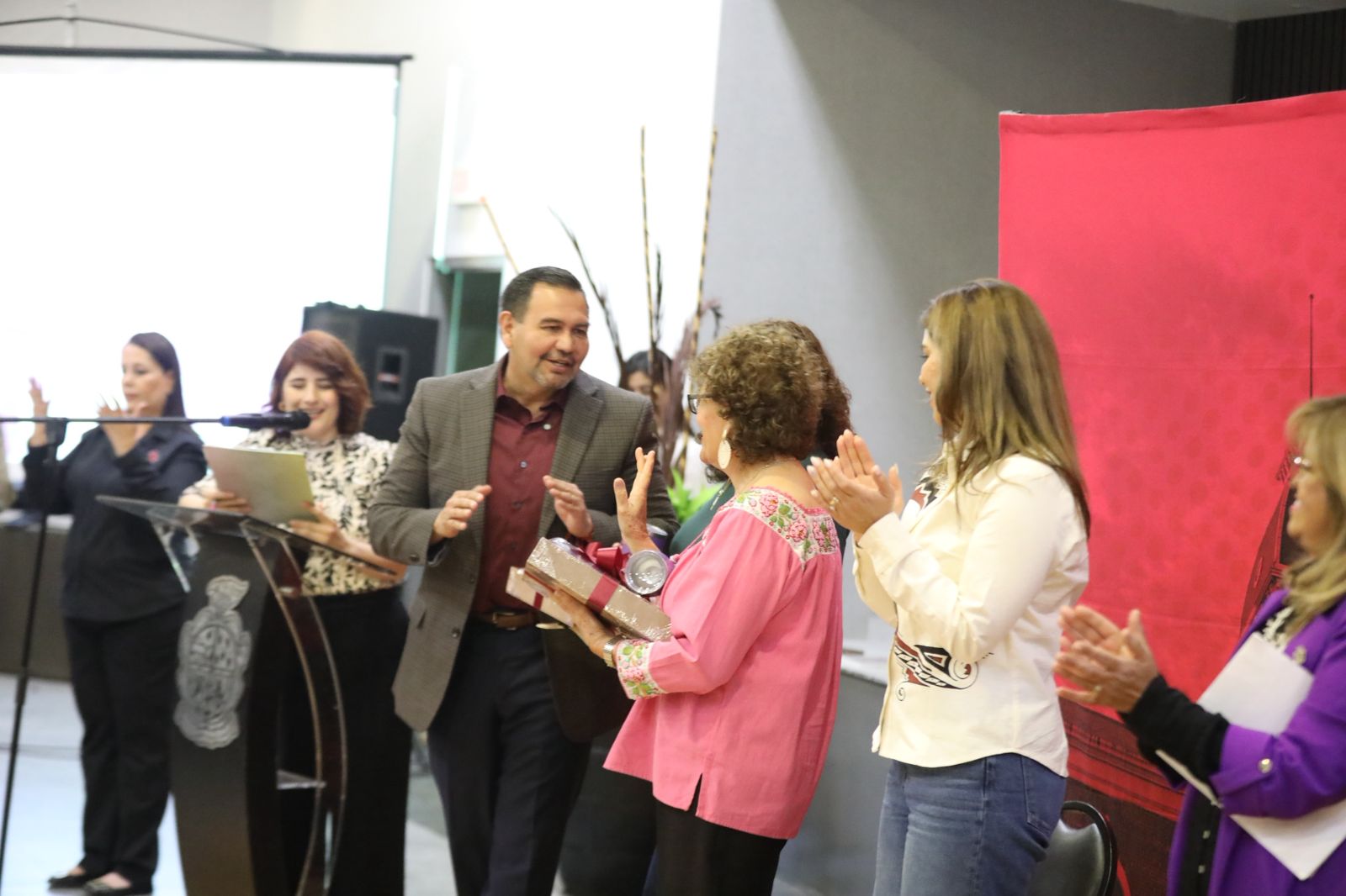Asiste Cruz Cruz Pérez Cuéllar a foro sobre mujeres, maquila y perspectiva de género