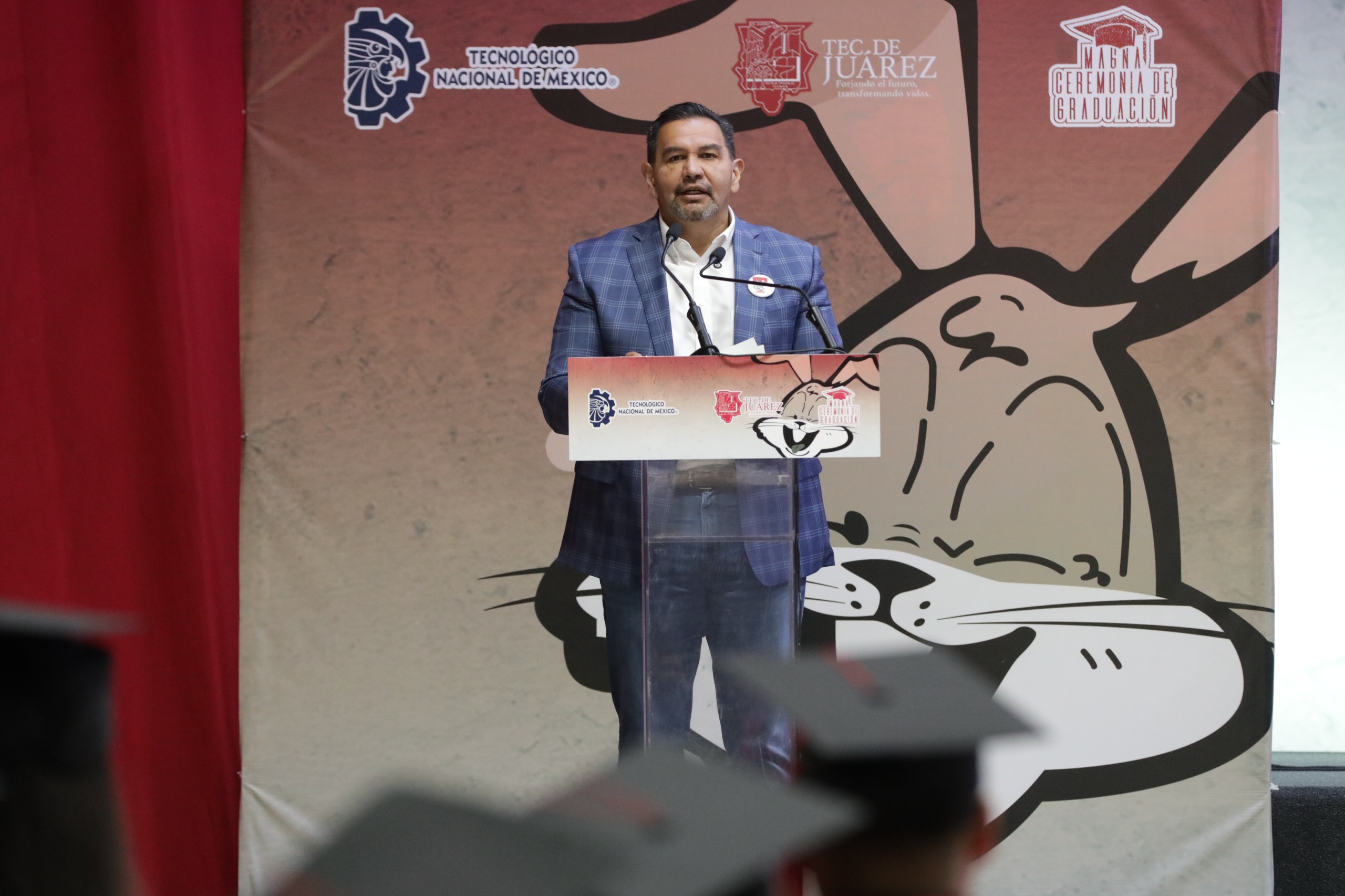 Asiste CPC a ceremonia de graduación del TecNM
