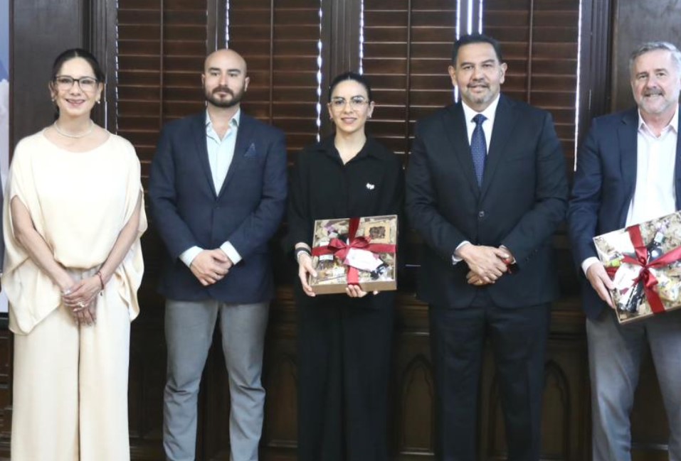 Fortalece Juárez vínculos con Canadá