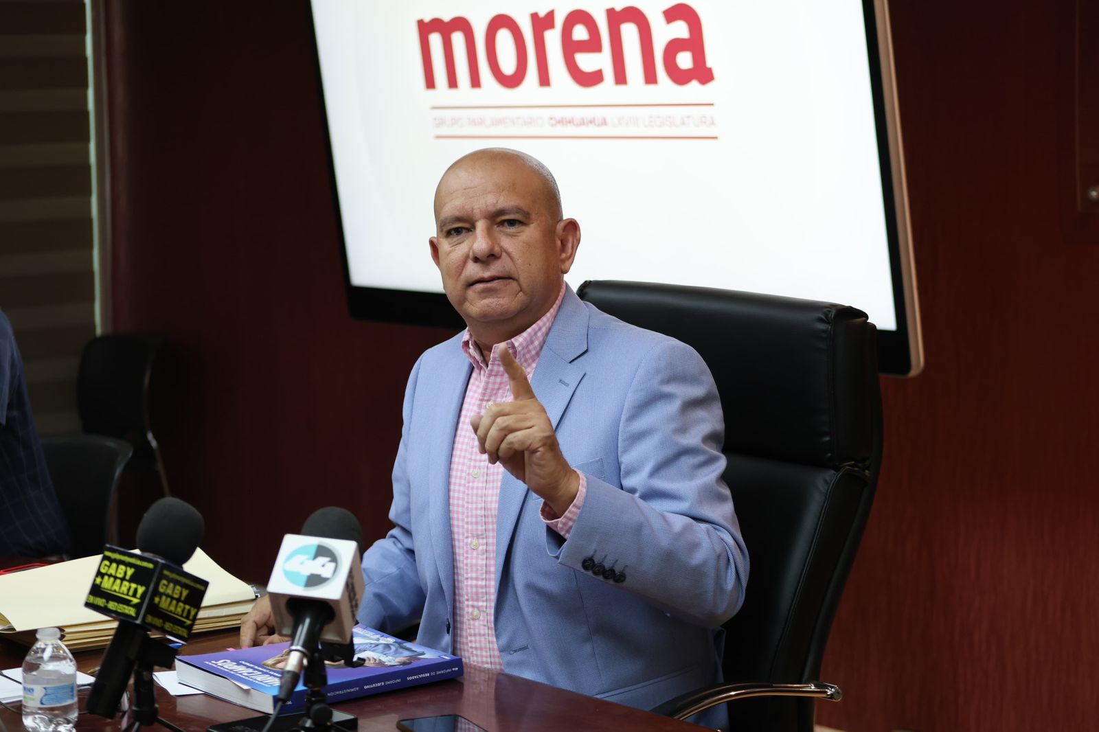 Reducir recuersos a partidos es una exigencia ciudadana: Estrada