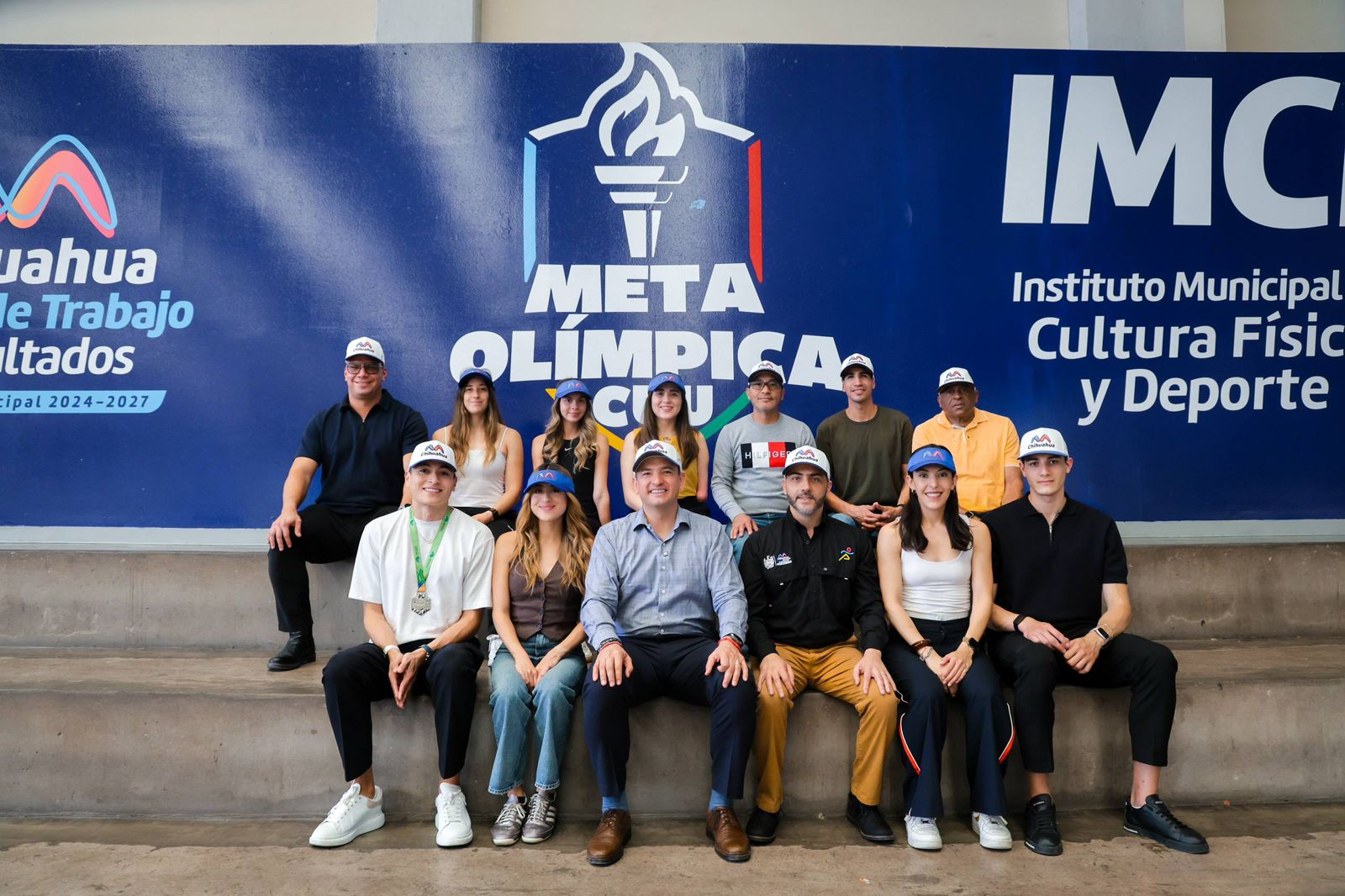 Reconoce Marco Bonilla a medallistas
