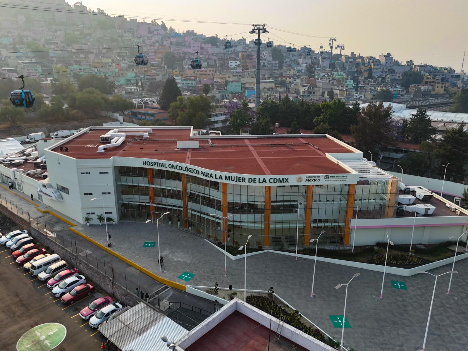 Inaugura presidenta hospital contra el cáncer para la mujer en la Ciudad de México