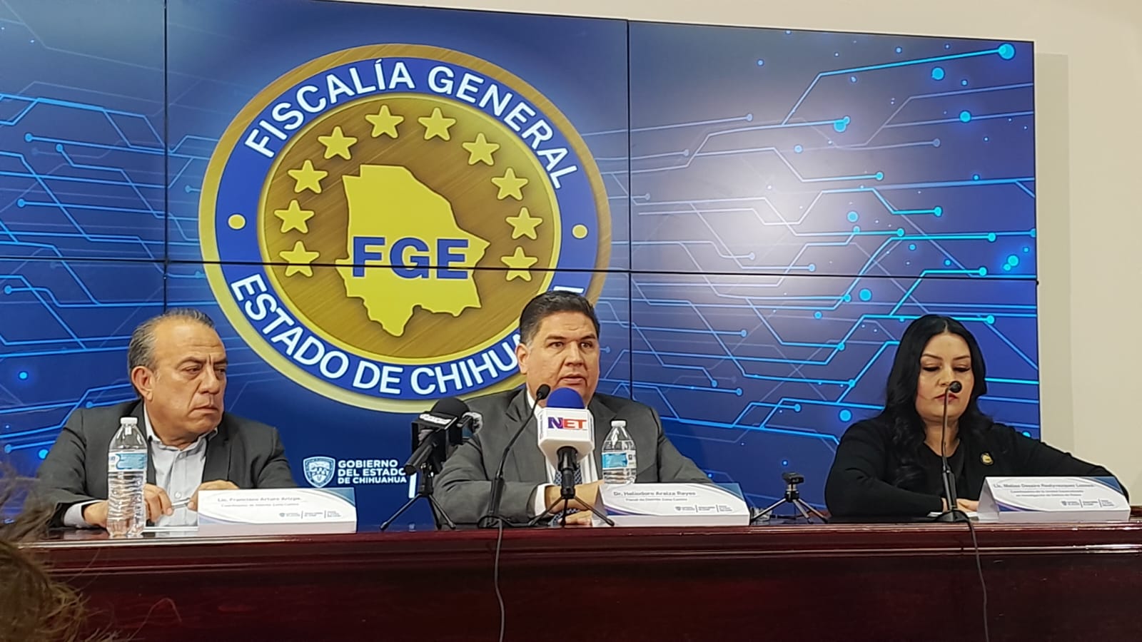 Detienen a dos tras falsa compraventa de dólares 