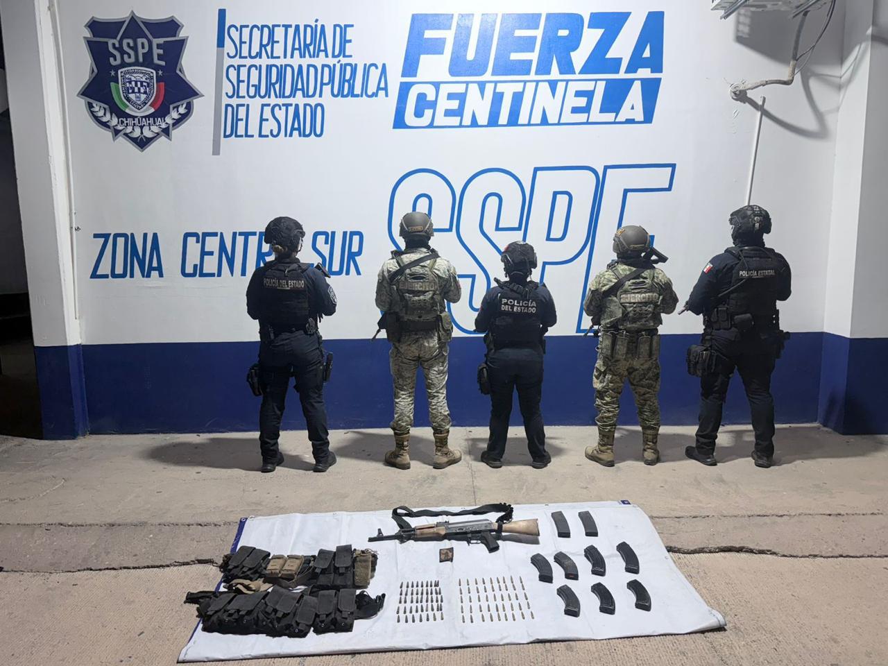 Aseguran armamento y equipo táctico en narcocampamento