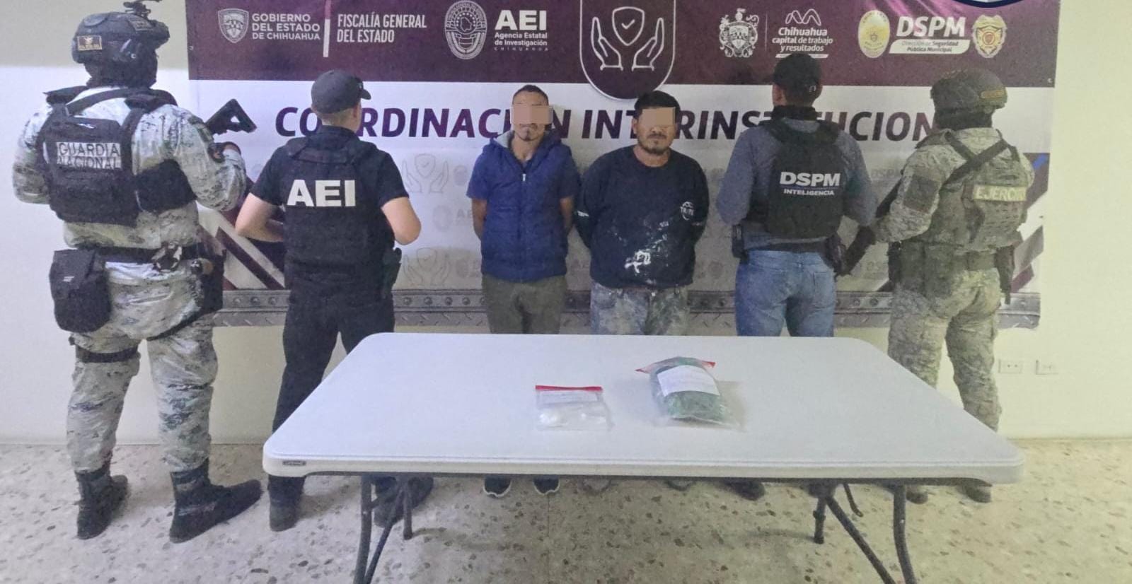 Tras cateos presentan a dos detenidos con droga