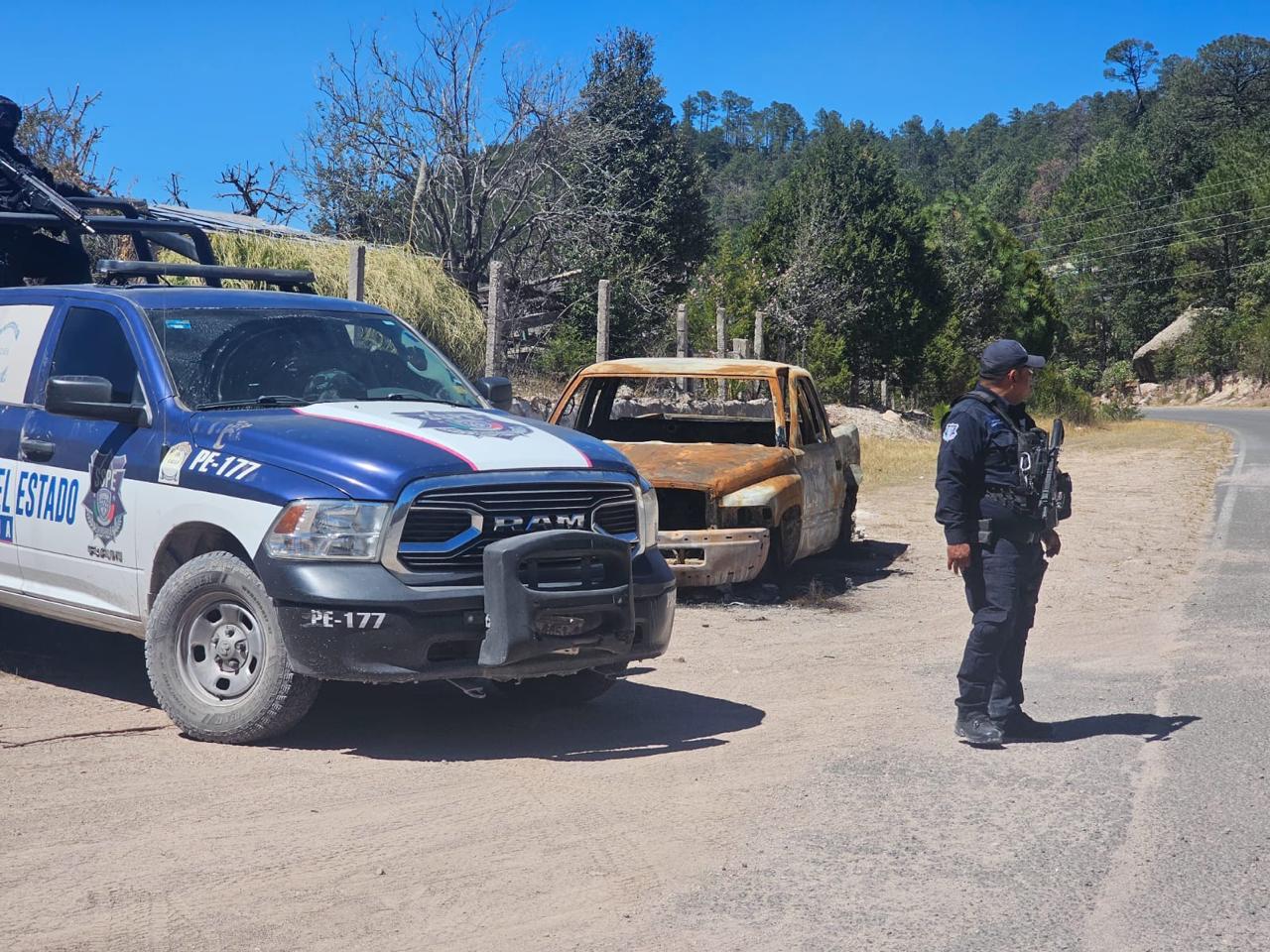 Tras reporte de comando armado en Guachochi; localiza SSPE casquillos y auto calcinado