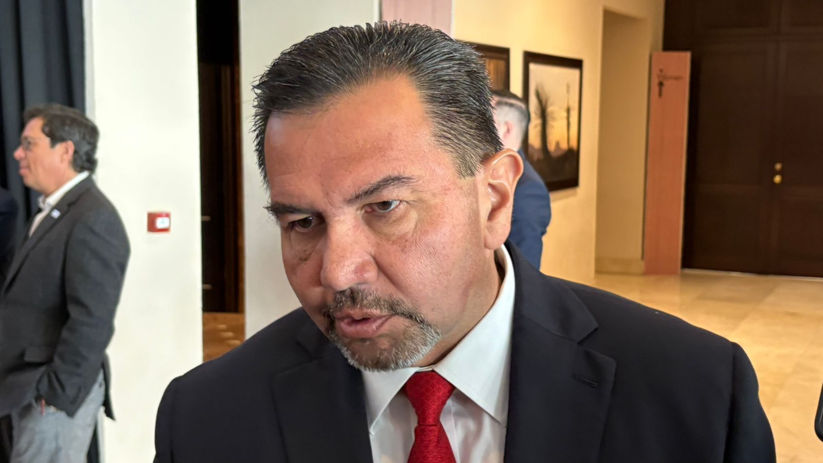 Alcalde de Juárez señala distanciamiento con el Estado