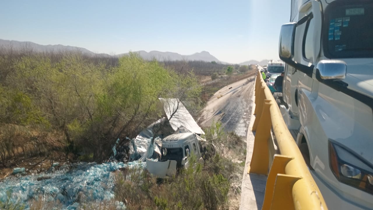 Cansancio al volante provoca aparatoso accidente