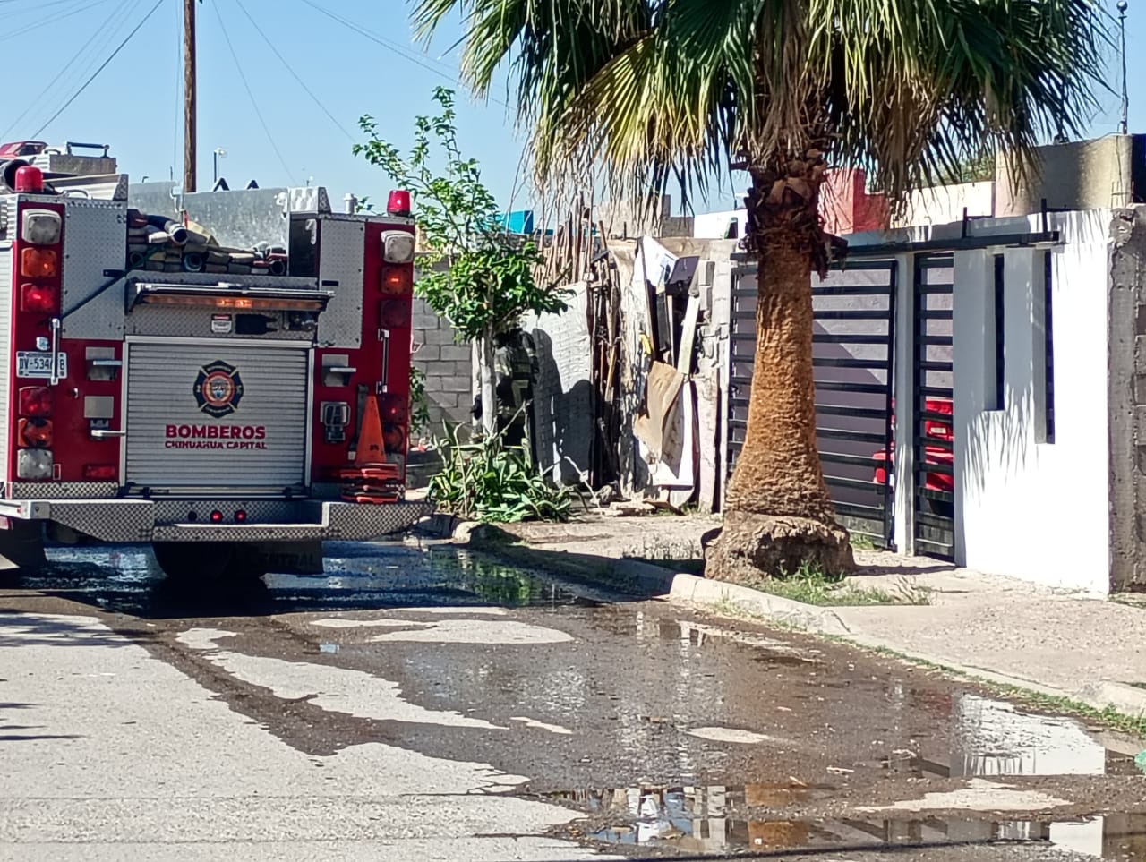 Muere joven calcinado al incendiarse vivienda en colonia Punta Oriente