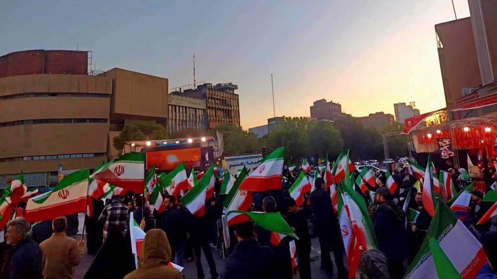 Funeral masivo en Irán por los marineros asesinados en ataque de Estados Unidos