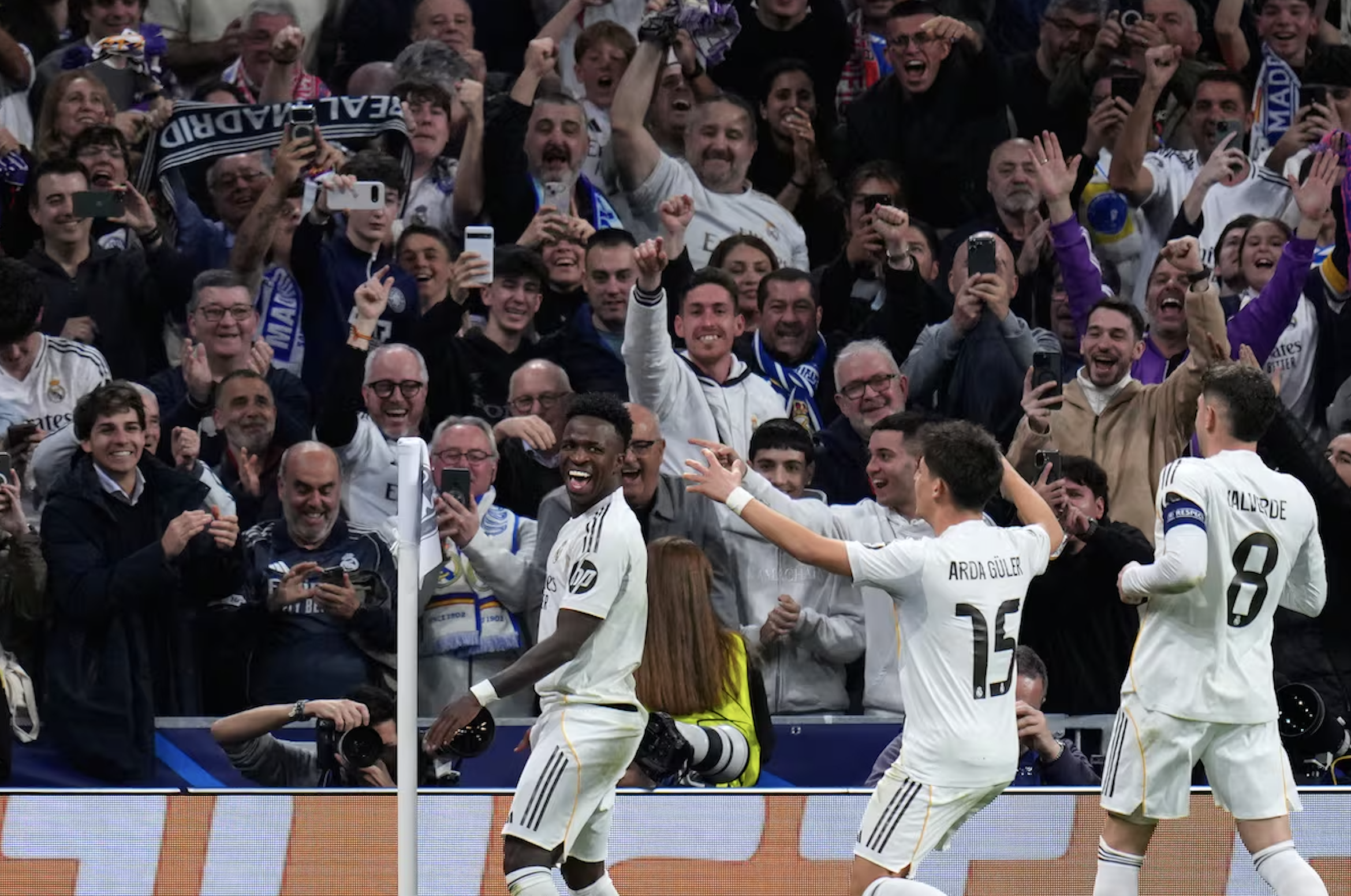 Multan al Real Madrid por gesto nazi de aficionado