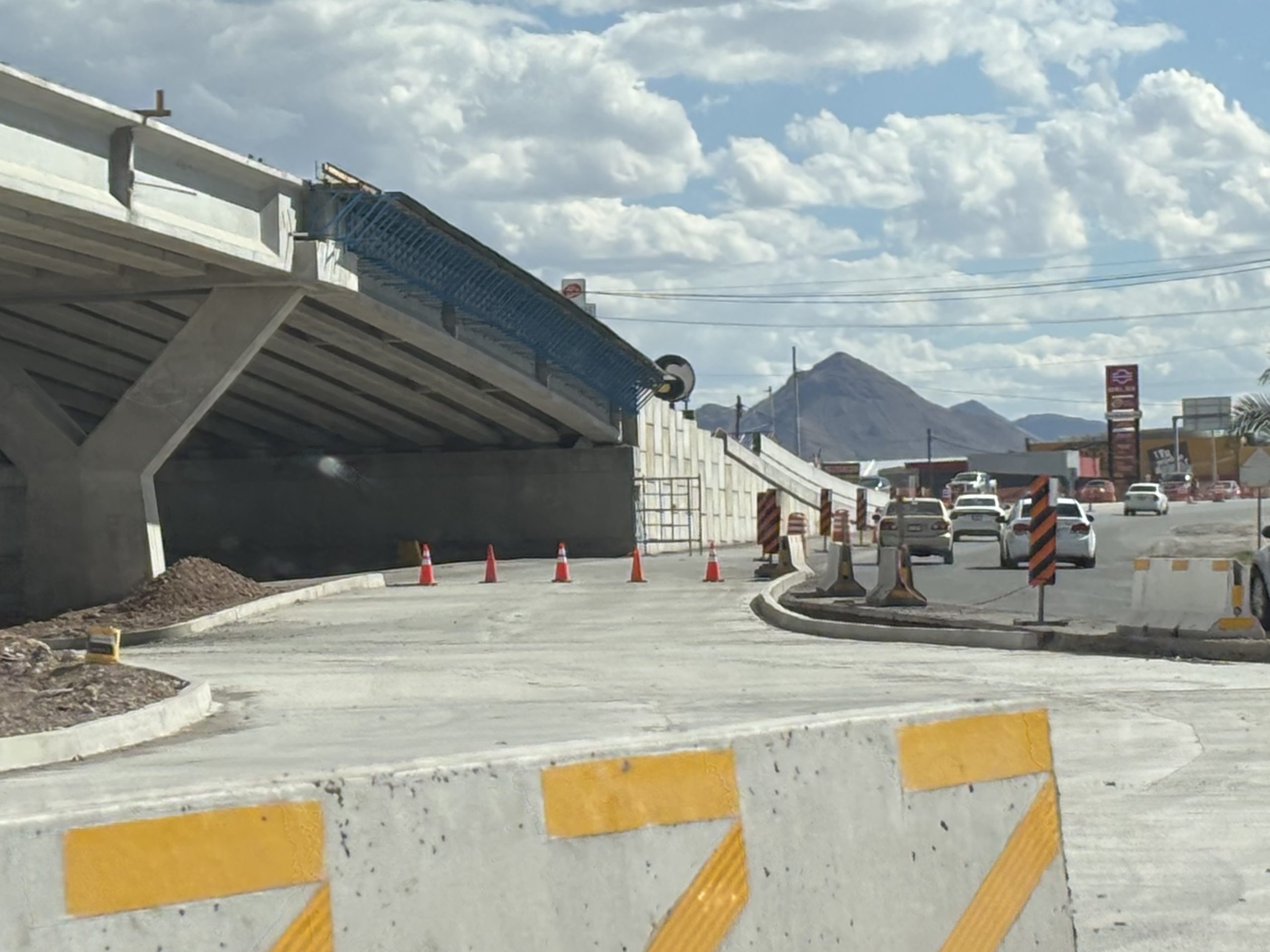Exhortan a respetar señalamientos en tramos en construcción