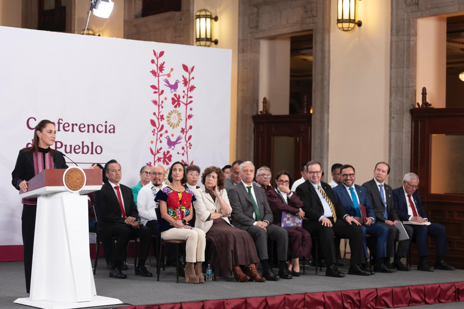Presenta Claudia Sheinbaum comité de científicos para analizar explotación de gas natural