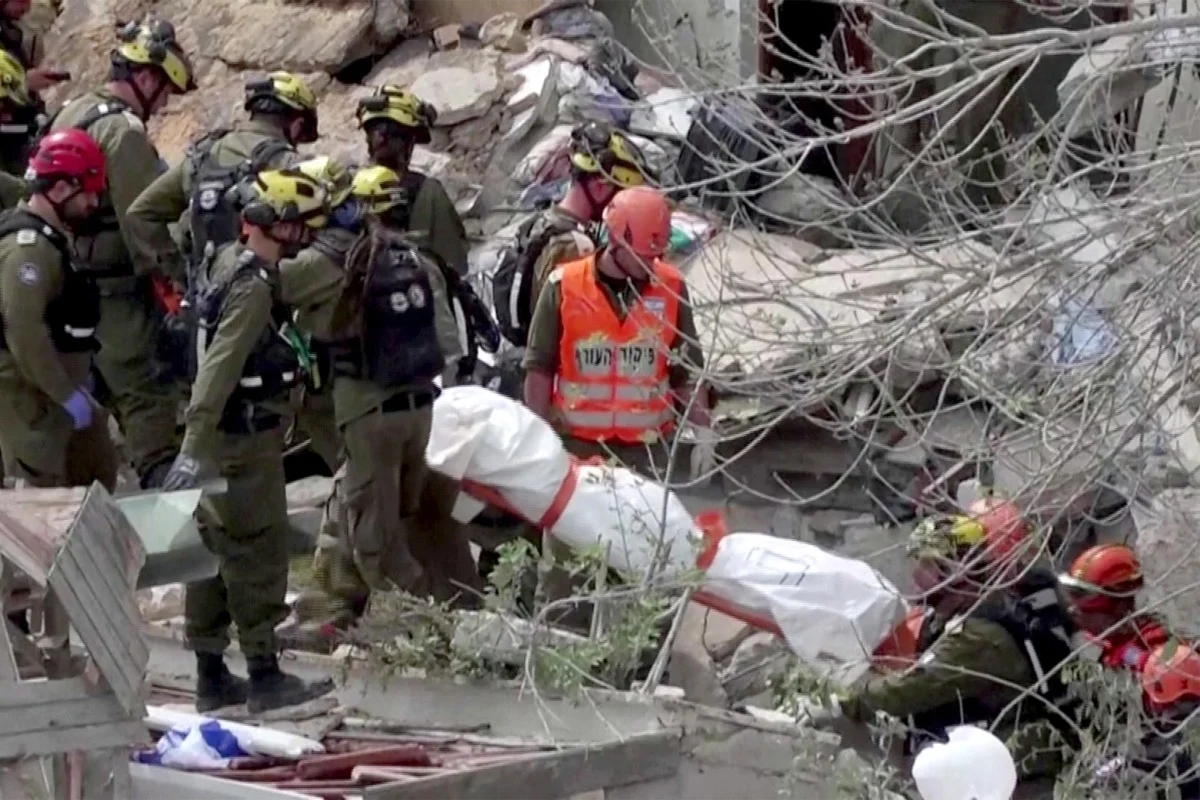 Misiles de Irán impactan Israel y objetivos de Estados Unidos en la región