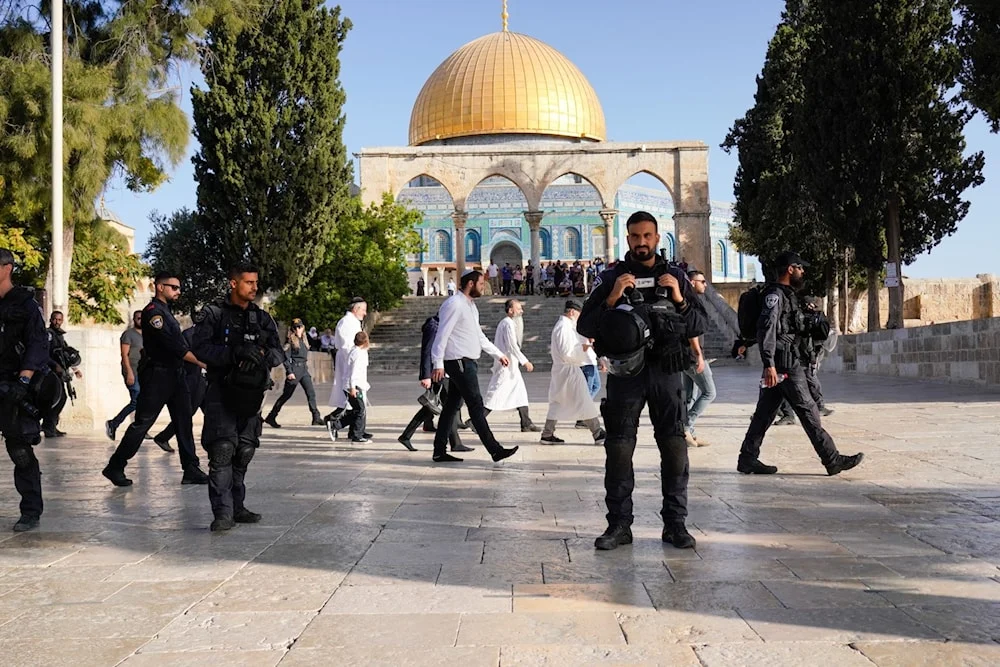 Colonos israelís asaltan Al Aqsa y se registran redadas contra palestinos en Jerusalén y Cisjordania
