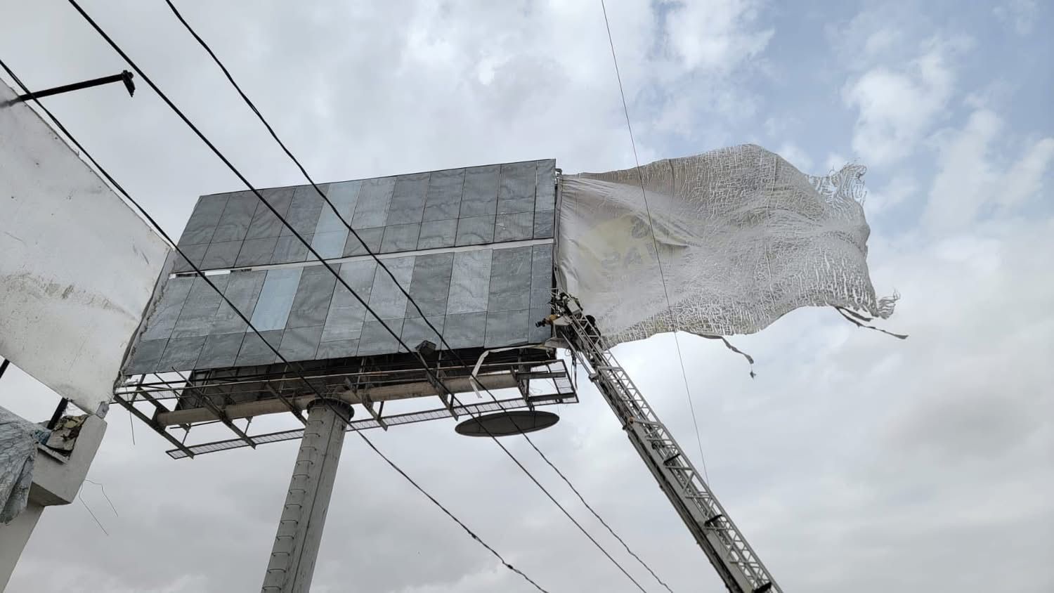 Reporta Protección Civil 40 servicios por vientos en Juárez