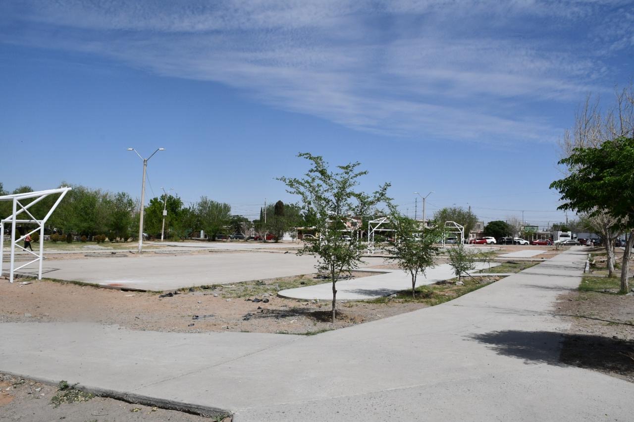 Presenta 50% de avance la rehabilitación de parque en la colonia Manuel Gómez Morín