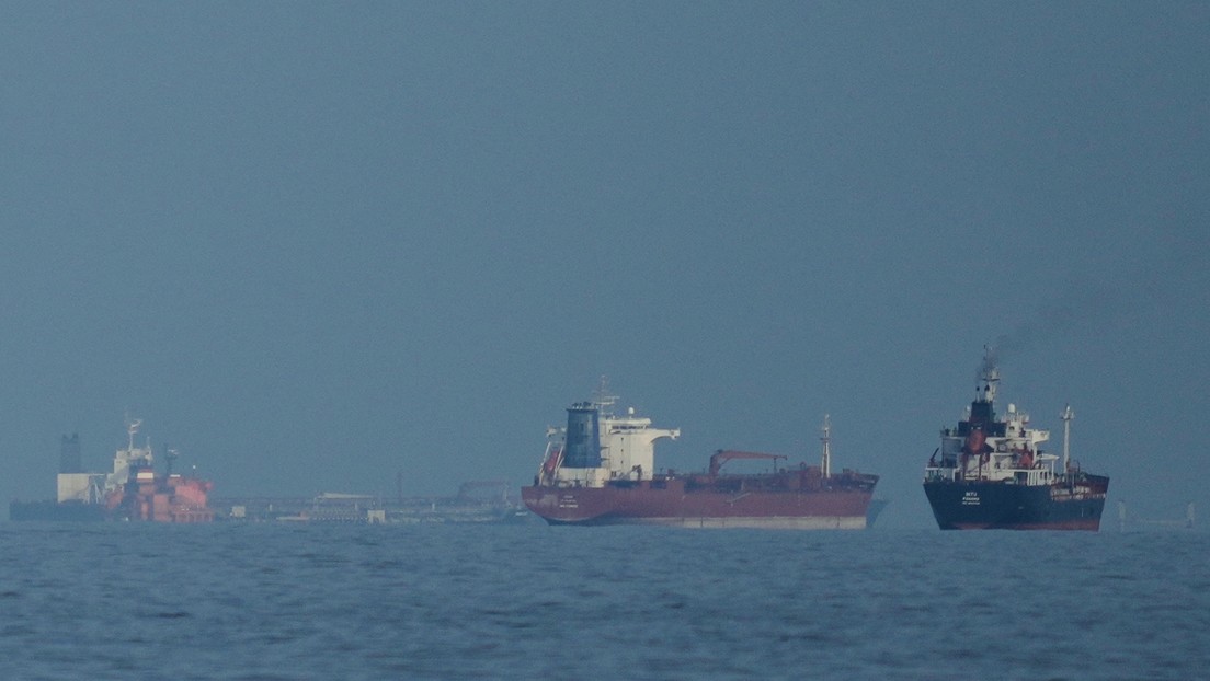 Irán vuelve a bloquear el estrecho de Ormuz por el rechazo de Trump a levantar el bloqueo naval