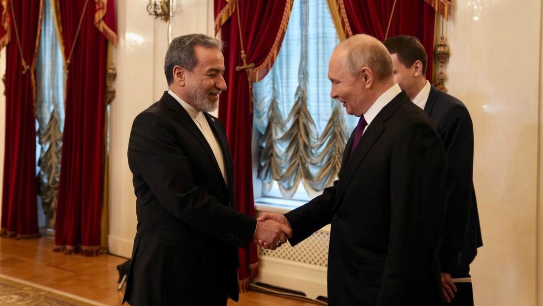 Putin se reúne con el canciller iraní en medio de la negociación estancada entre Irán y Estados Unidos