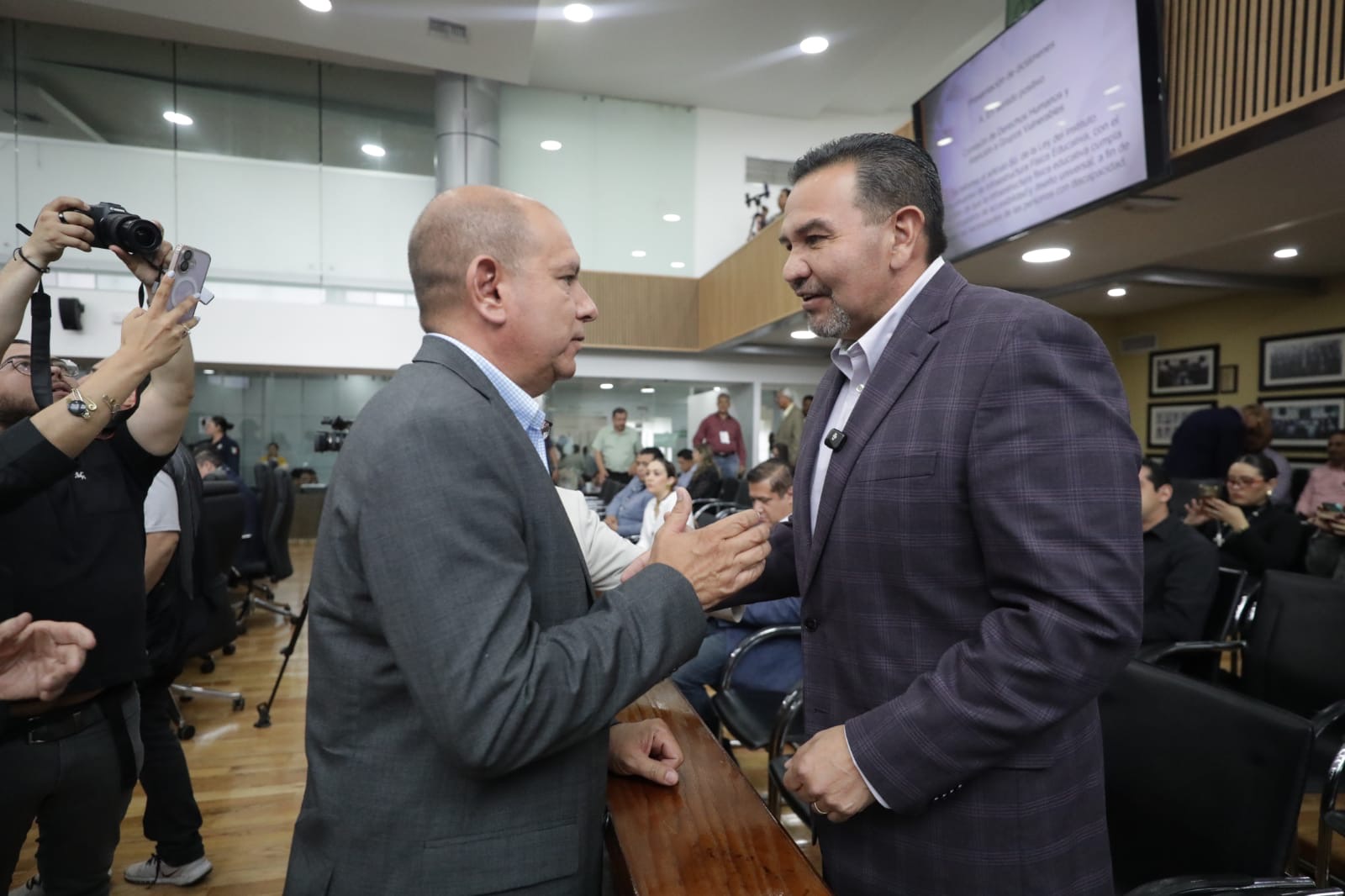 Respaldan diputados locales de morena al Presidente Cruz Pérez Cuéllar