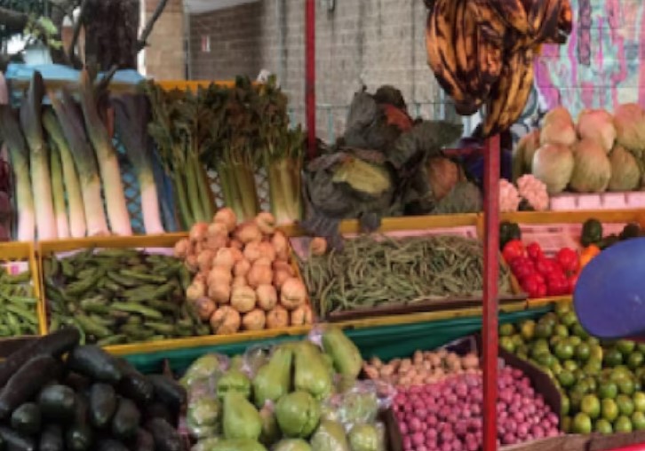 Una persona requiere más de 2 mil 500 pesos para comer al mes