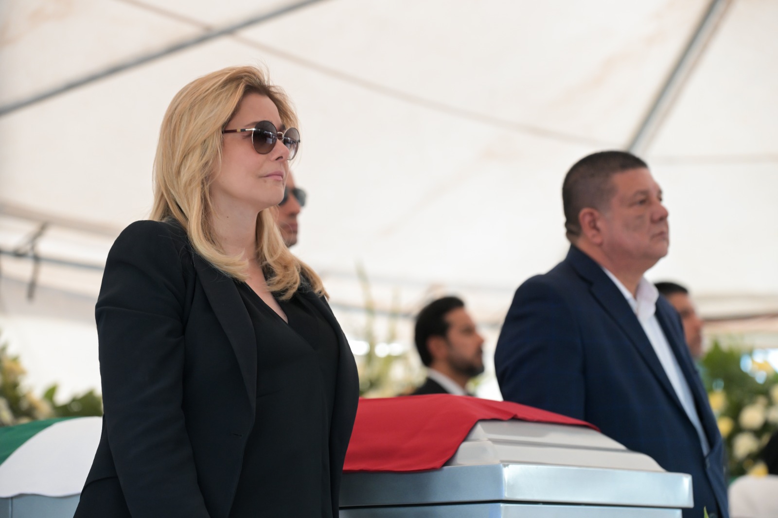 Despiden con honores a director de la AEI y escolta tras fatal accidente