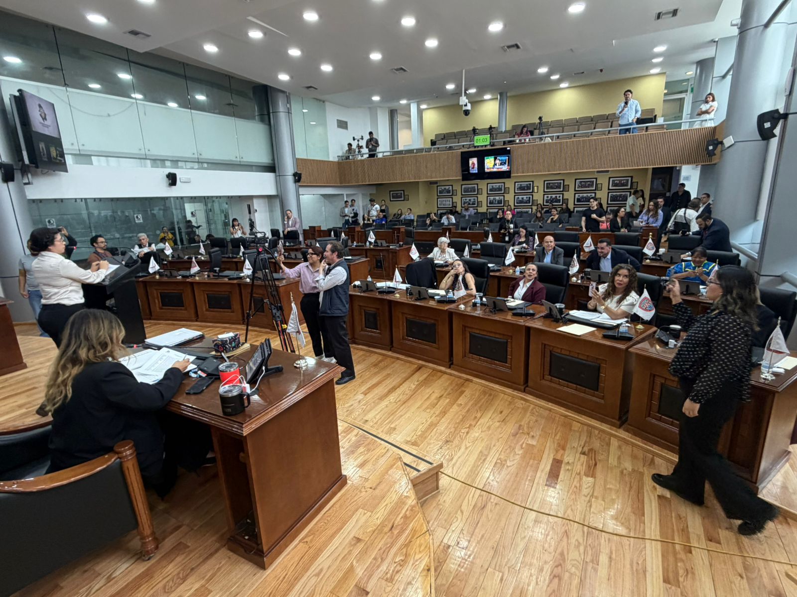 Abandona bancada del PAN sesión en Congreso