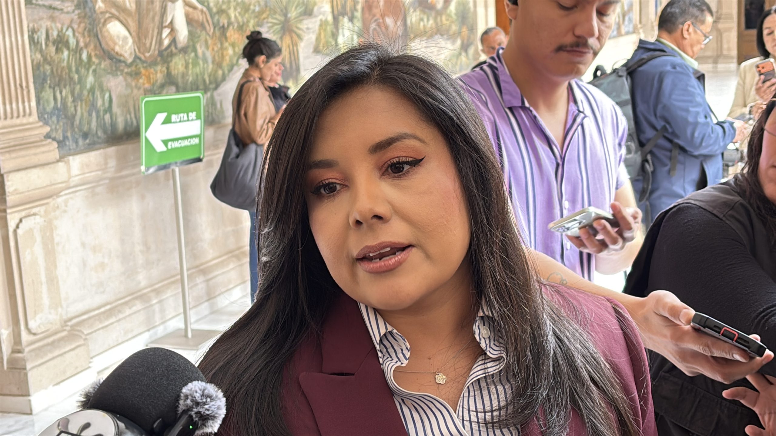 Mayra Chávez plantea alternativas por filas en Bienestar