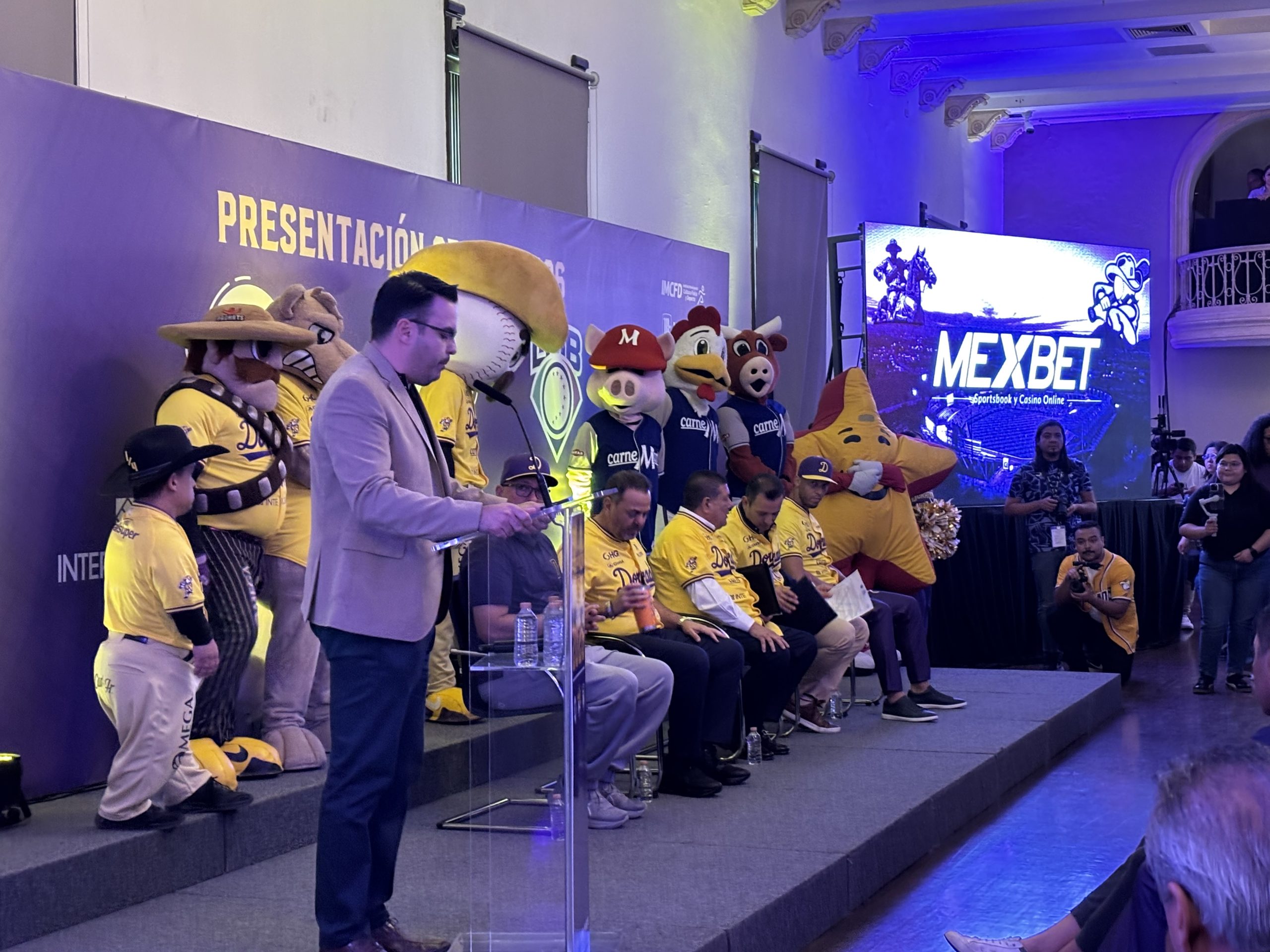 Dorados presenta uniforme y equipo para la temporada 2026