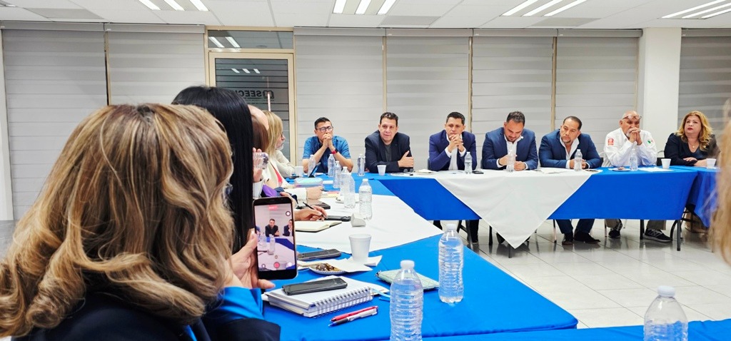SEECH y Rotarios exploran alianza en favor de estudiantes