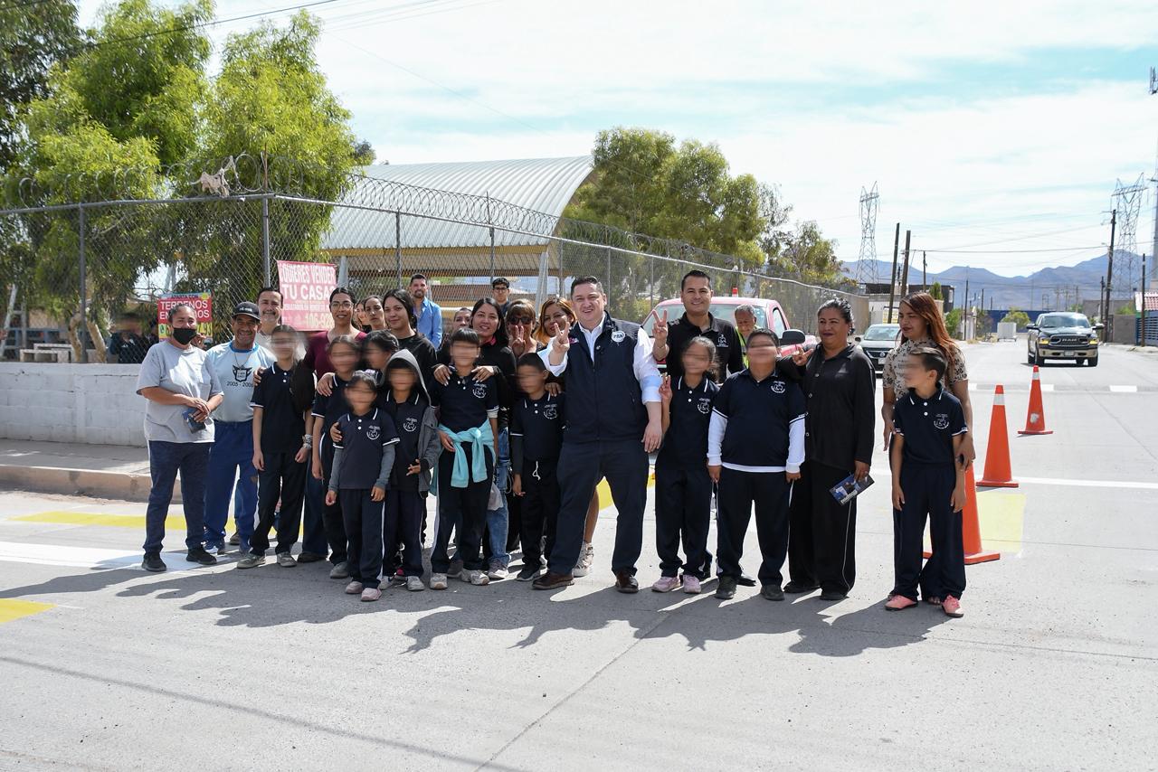 Lleva Alfredo Chávez jornada de pintura a primaria