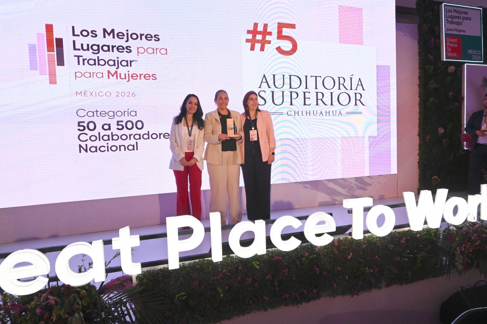 ASE el mejor lugar para trabajar para las mujeres