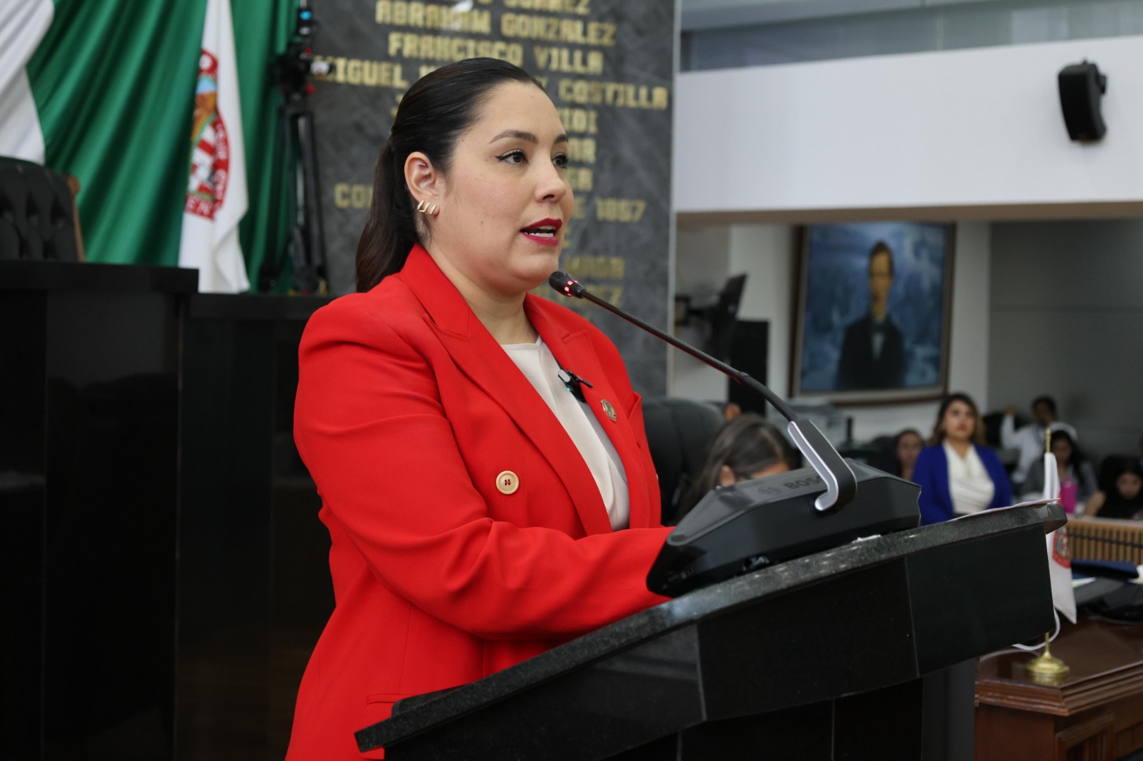 Urge alertar a jóvenes por riesgos en préstamos financieros digitales