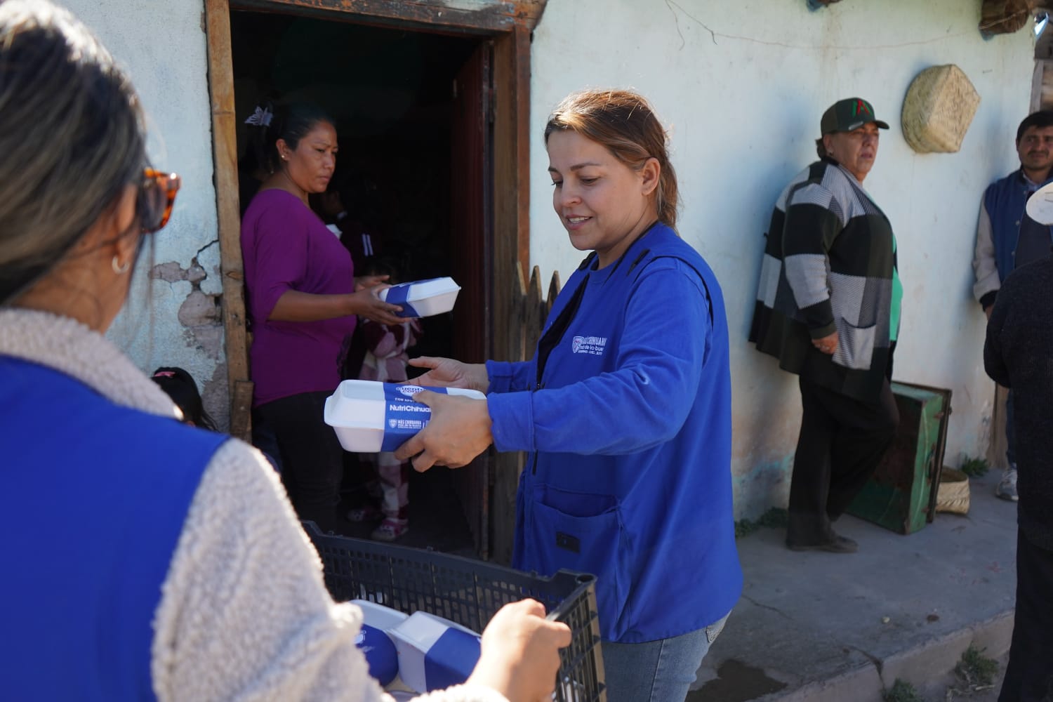 Lleva Estado comedor móvil a Balleza